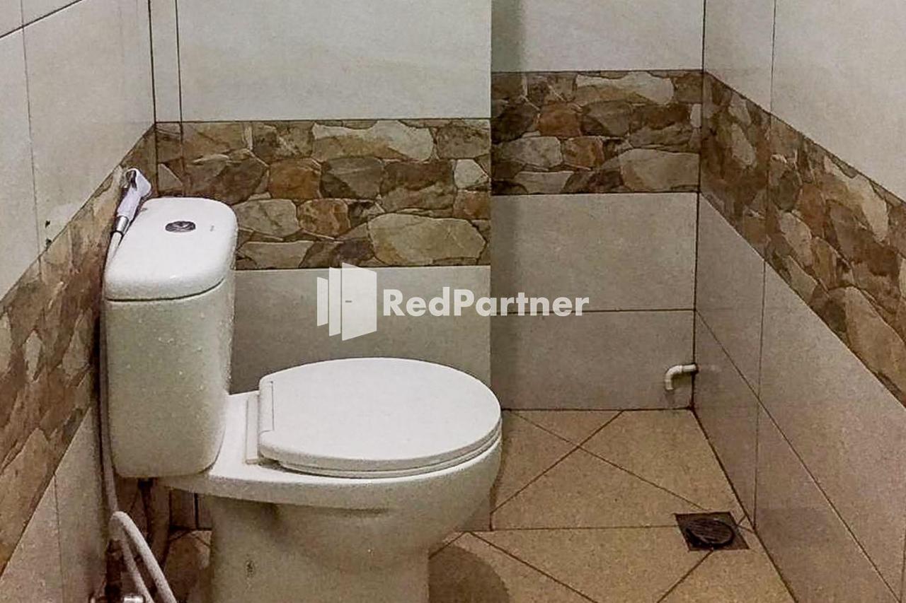 Sutomo Indah Homestay Syariah Mitra Reddoorz Padang Sidempuan Экстерьер фото